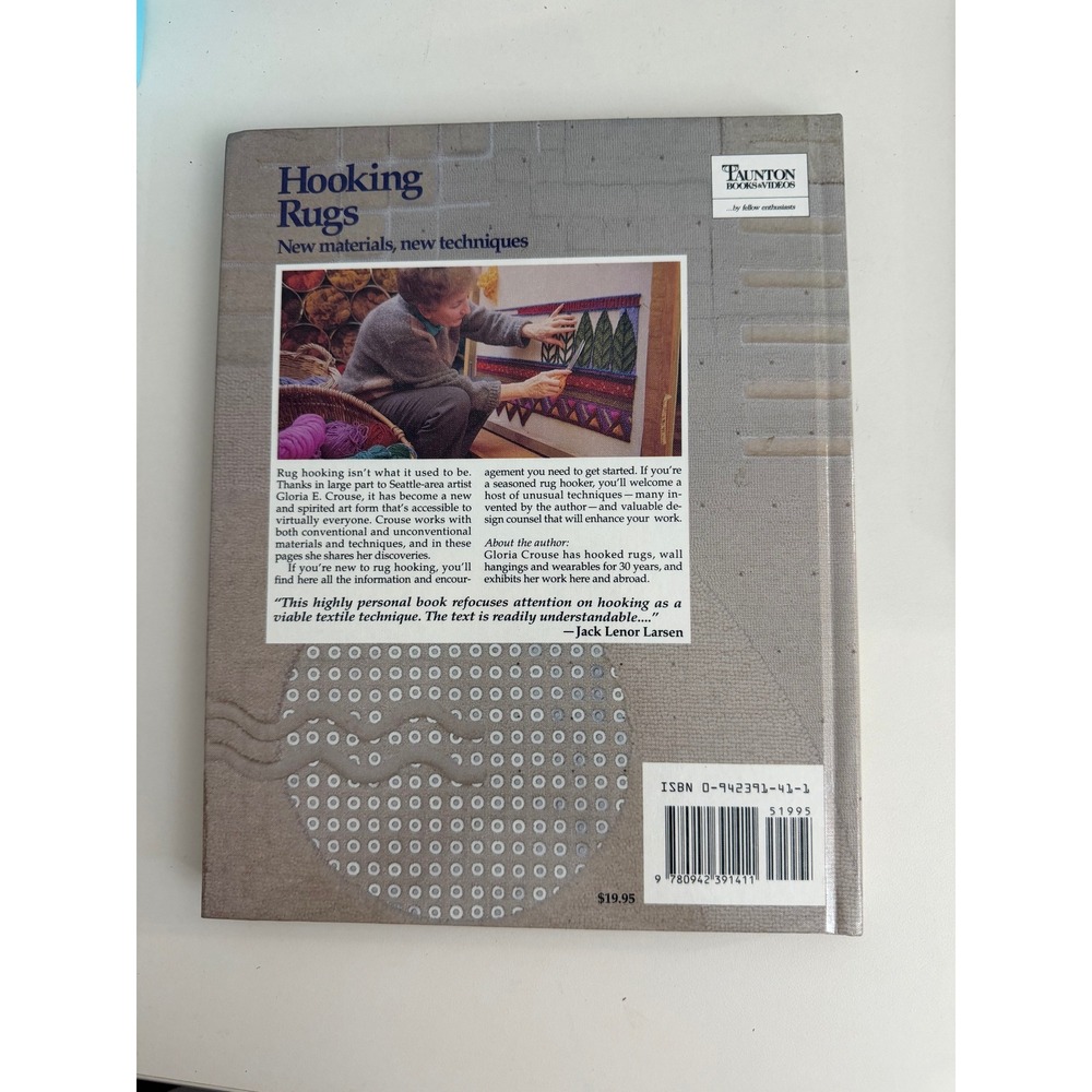 Hooking Rugs New Materials New Techniques Gloria E Crouse Hardcover - Picture 3 of 3
